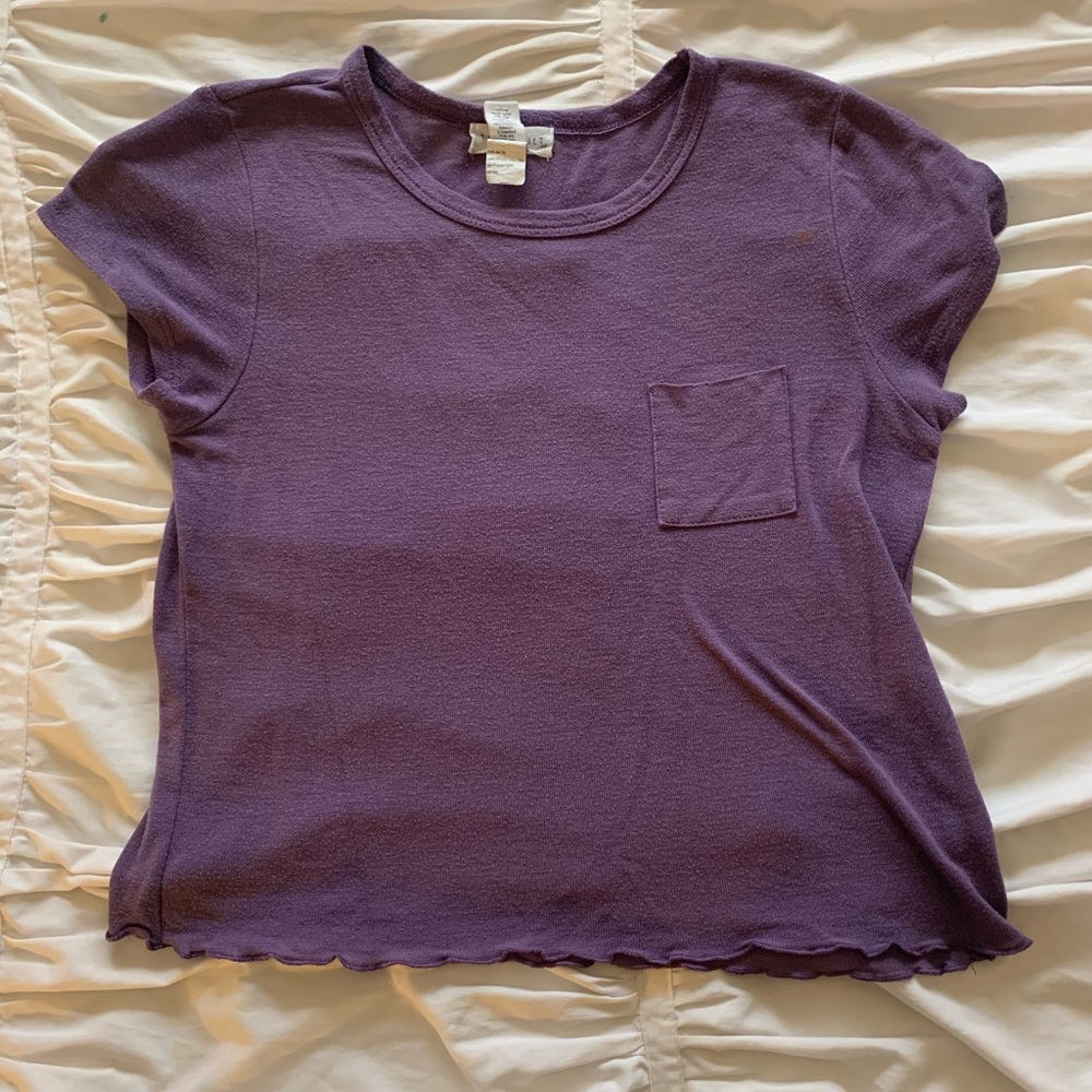 purple ribbed shirt